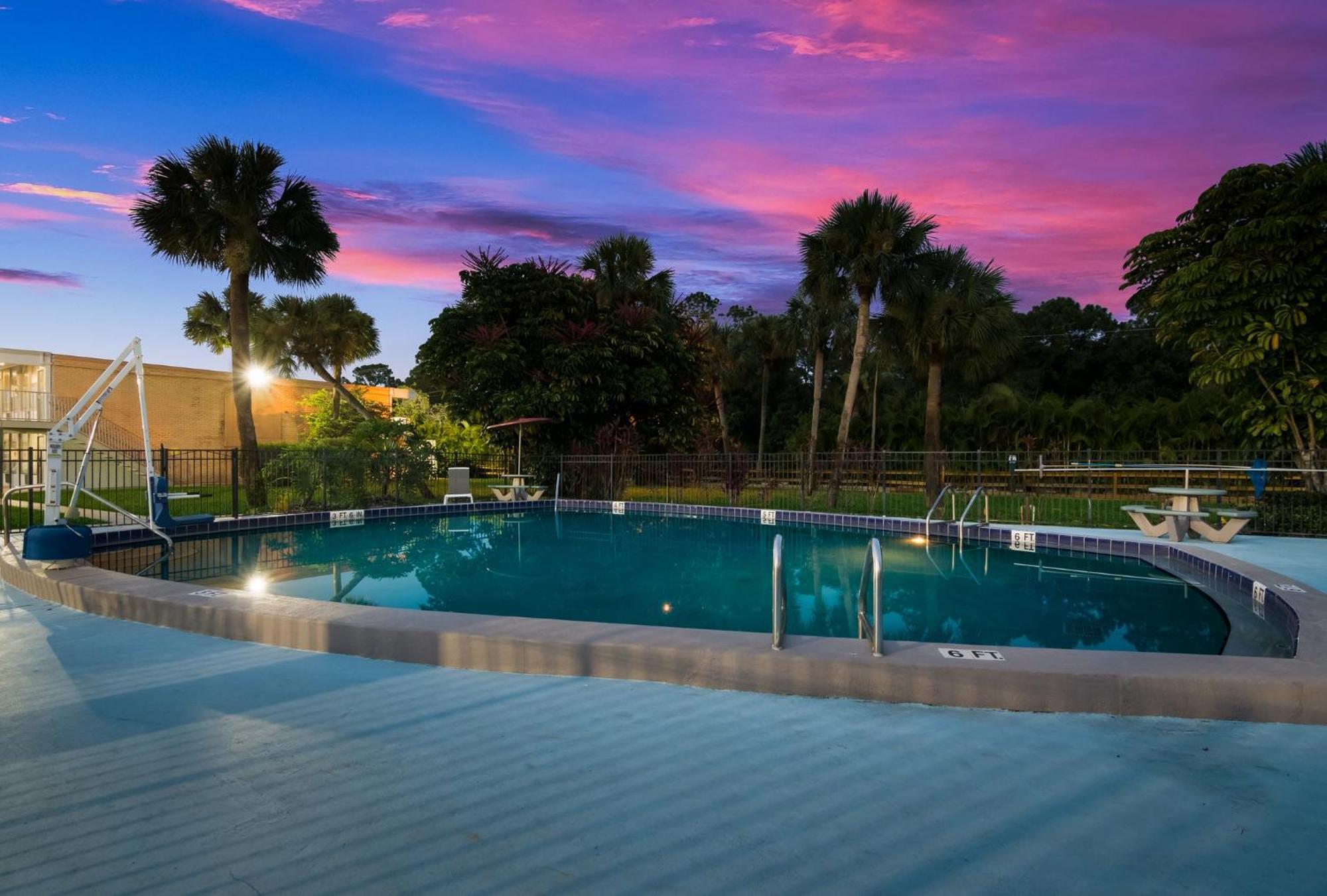 Flamingo Suites- An Extended Stay Hotel Vero Beach, Fl Exterior foto